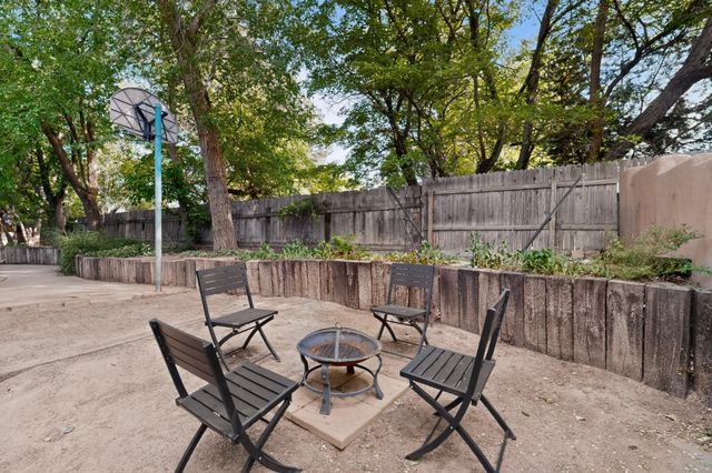 1630 Rancho Guadalupe Trail NW, Albuquerque, NM 87107