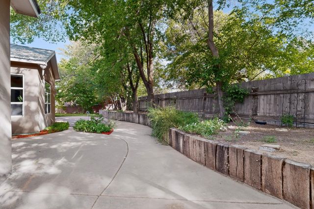 1630 Rancho Guadalupe Trail NW, Albuquerque, NM 87107