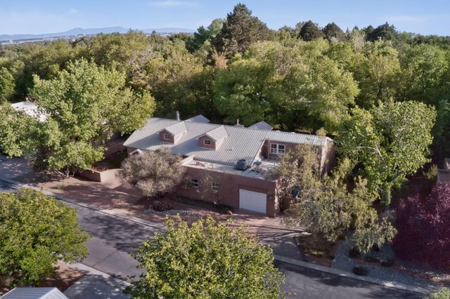 1630 Rancho Guadalupe Trail NW, Albuquerque, NM 87107