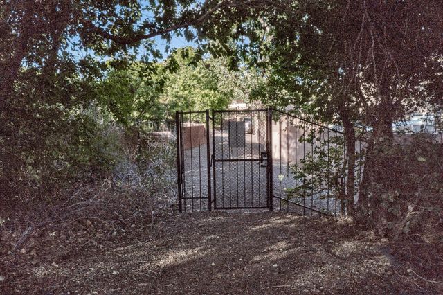 1630 Rancho Guadalupe Trail NW, Albuquerque, NM 87107
