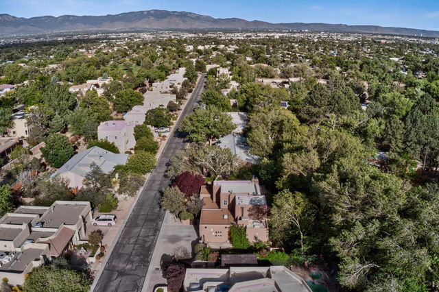 1630 Rancho Guadalupe Trail NW, Albuquerque, NM 87107