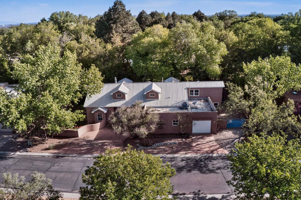 1630 Rancho Guadalupe Trail NW, Albuquerque, NM 87107