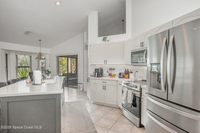 1356 Canary Drive, Deland, FL 32720