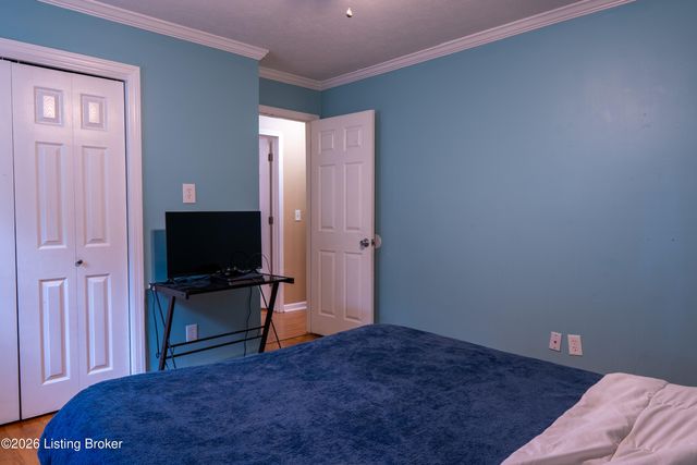 7909 Nottoway Cir, Louisville, KY 40214