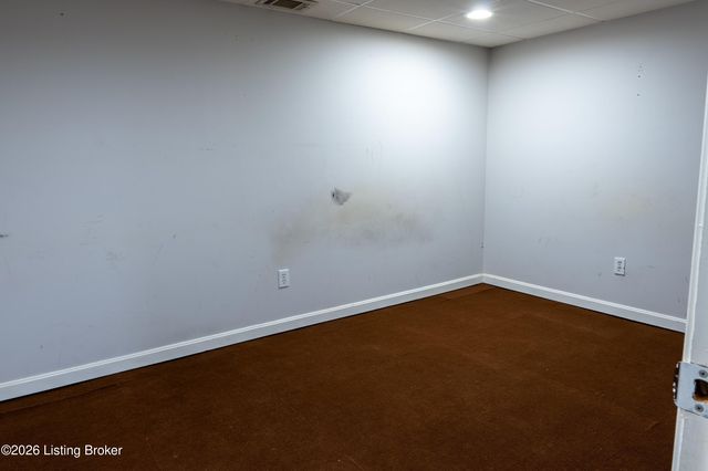 7909 Nottoway Cir, Louisville, KY 40214