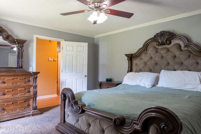 7909 Nottoway Cir, Louisville, KY 40214