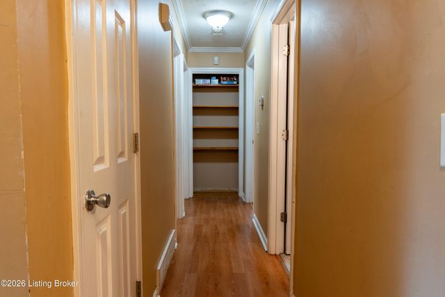 7909 Nottoway Cir, Louisville, KY 40214