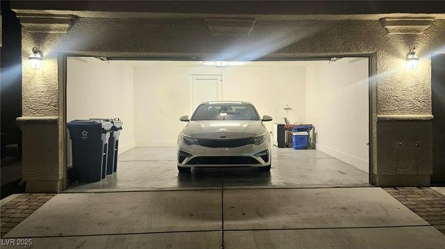 6255 West Arby Avenue 255, Las Vegas, NV 89118