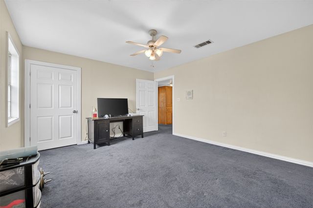 104 Bow Creek Circle, Red Oak, TX 75154