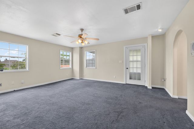 104 Bow Creek Circle, Red Oak, TX 75154