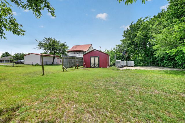 104 Bow Creek Circle, Red Oak, TX 75154