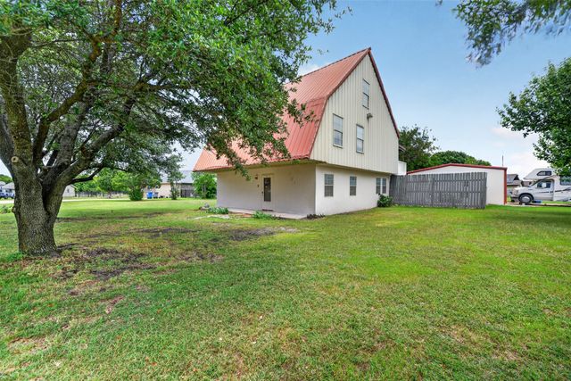104 Bow Creek Circle, Red Oak, TX 75154