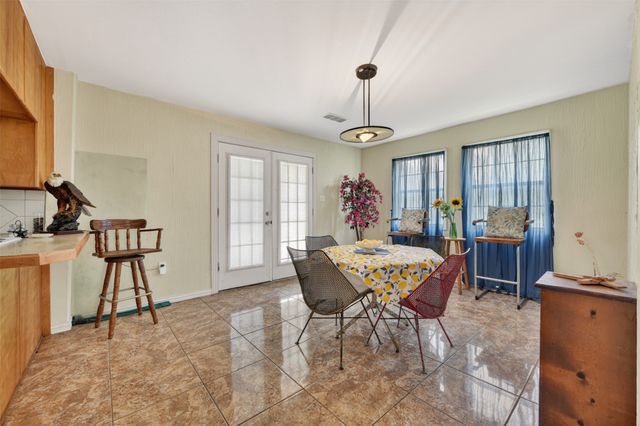 104 Bow Creek Circle, Red Oak, TX 75154