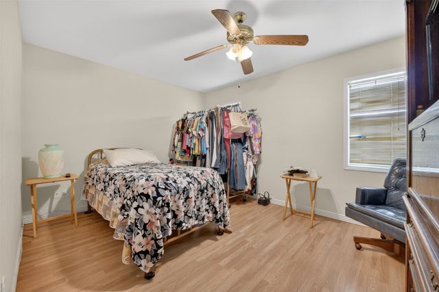 104 Bow Creek Circle, Red Oak, TX 75154