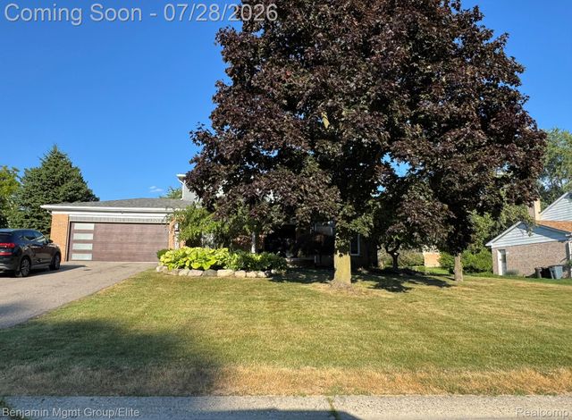 6043 Ledgeway Drive, West Bloomfield Charter Township, MI 48322