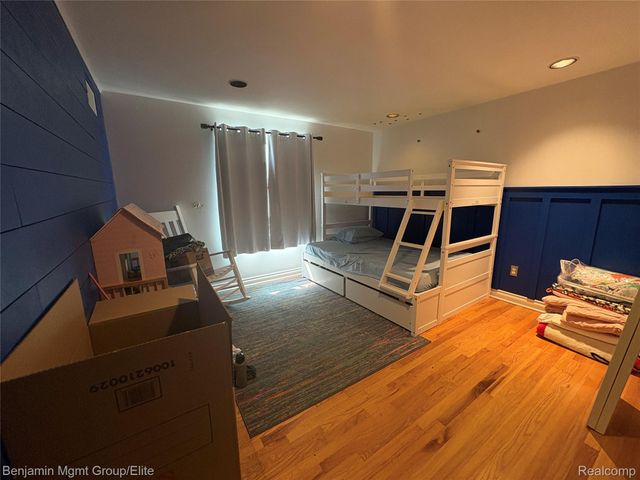 6043 Ledgeway Drive, West Bloomfield Charter Township, MI 48322