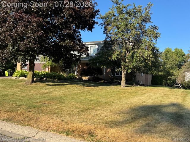 6043 Ledgeway Drive, West Bloomfield Charter Township, MI 48322