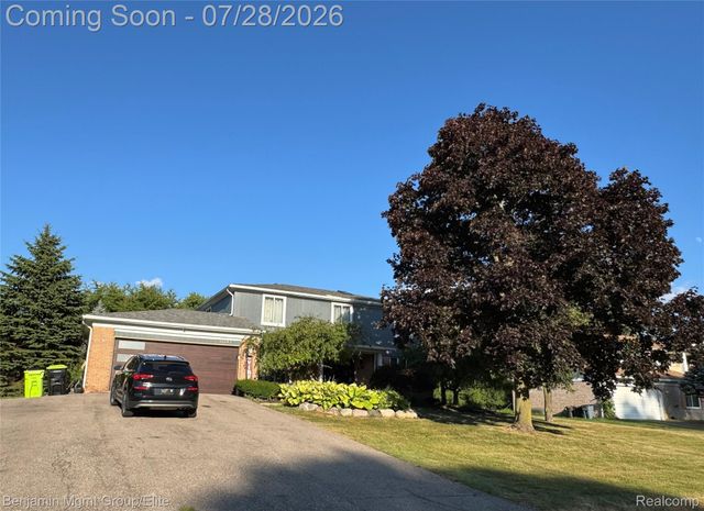 6043 Ledgeway Drive, West Bloomfield Charter Township, MI 48322