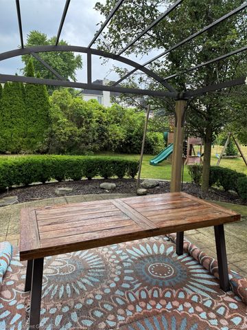 6043 Ledgeway Drive, West Bloomfield Charter Township, MI 48322
