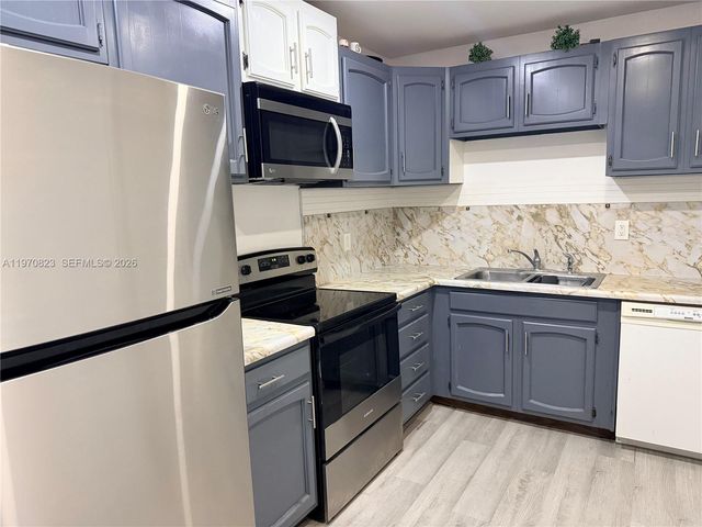 1320 N 69th Way, Hollywood, FL 33024