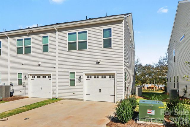 4714 Lakeview Road, Charlotte, NC 28216