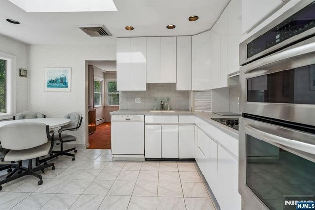 12 Clover Court, Cedar Grove, NJ 07009
