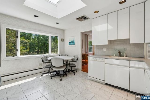 12 Clover Court, Cedar Grove, NJ 07009