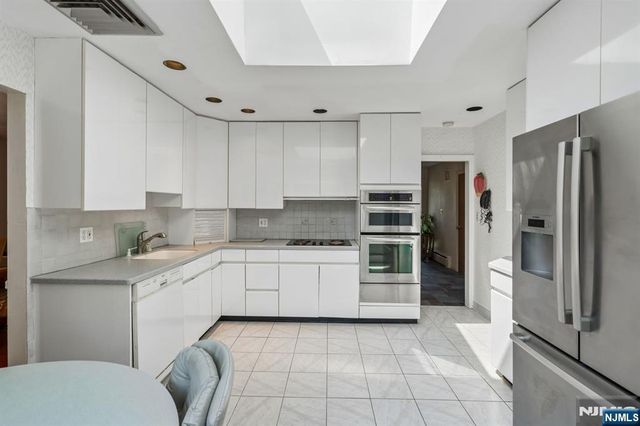 12 Clover Court, Cedar Grove, NJ 07009