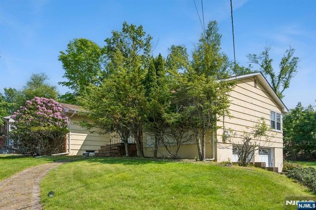 12 Clover Court, Cedar Grove, NJ 07009