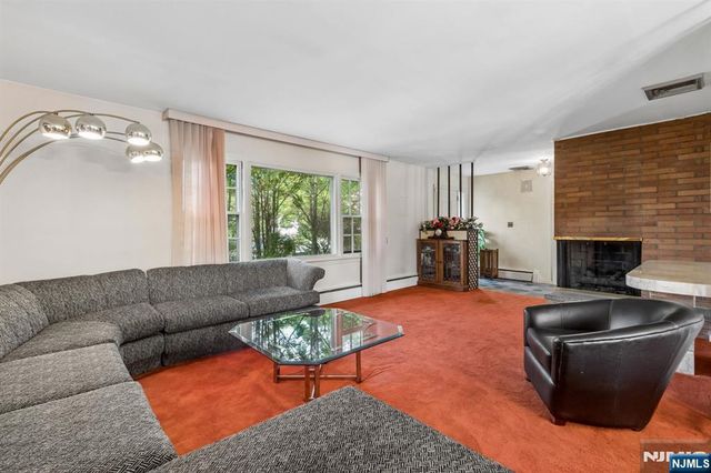 12 Clover Court, Cedar Grove, NJ 07009