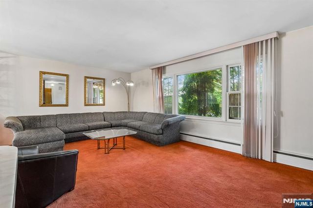 12 Clover Court, Cedar Grove, NJ 07009