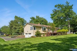 12 Clover Court, Cedar Grove, NJ 07009
