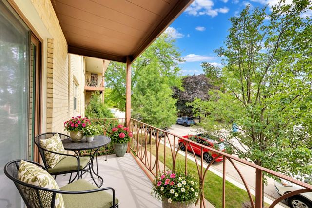 4540 N Linder Avenue 2D, Chicago, IL 60630