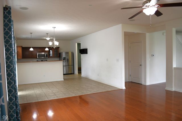 3325 Lake Stream Drive, Columbus, IN 47201