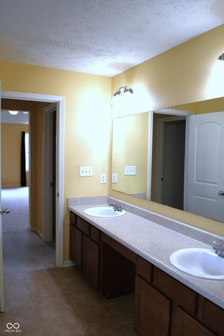 3325 Lake Stream Drive, Columbus, IN 47201