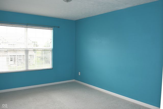 3325 Lake Stream Drive, Columbus, IN 47201