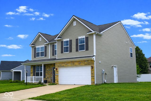 3325 Lake Stream Drive, Columbus, IN 47201
