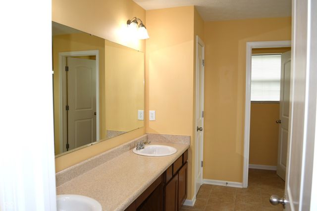 3325 Lake Stream Drive, Columbus, IN 47201