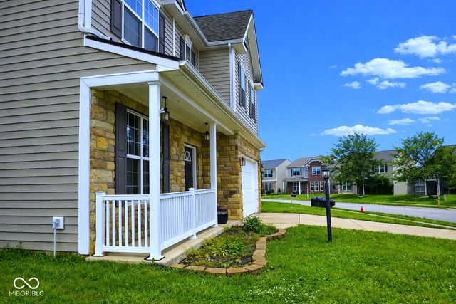 3325 Lake Stream Drive, Columbus, IN 47201