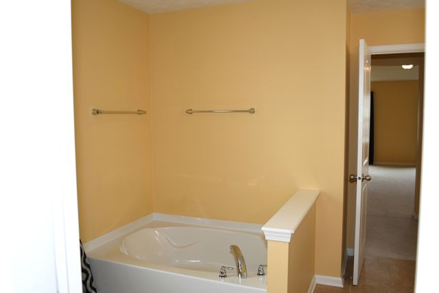 3325 Lake Stream Drive, Columbus, IN 47201
