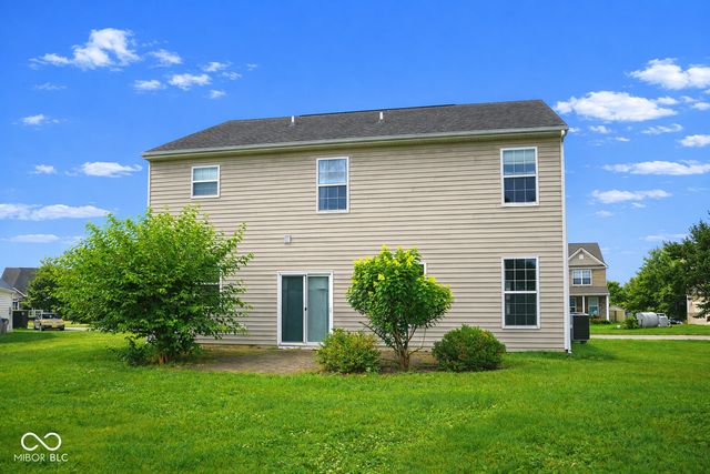 3325 Lake Stream Drive, Columbus, IN 47201