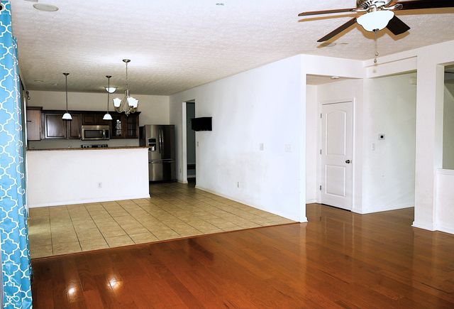 3325 Lake Stream Drive, Columbus, IN 47201