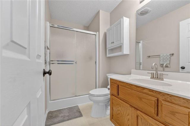 202 E 22nd Street, Kearney, MO 64060