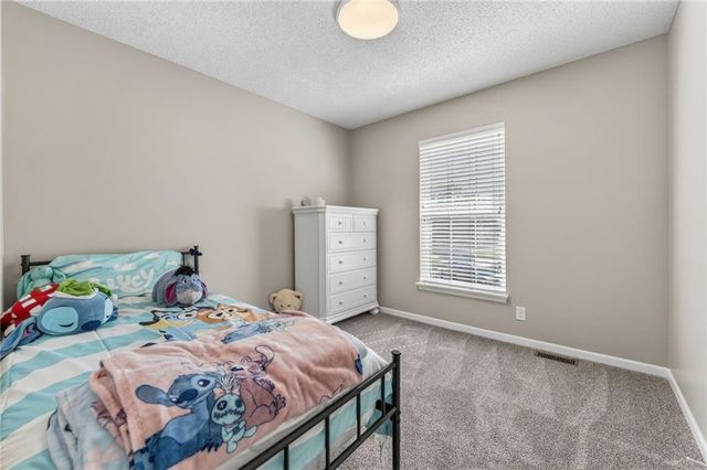 202 E 22nd Street, Kearney, MO 64060