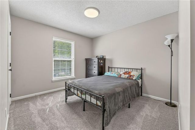 202 E 22nd Street, Kearney, MO 64060