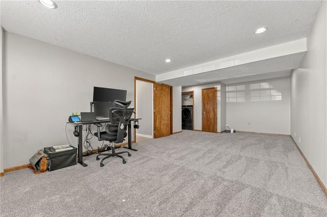 202 E 22nd Street, Kearney, MO 64060