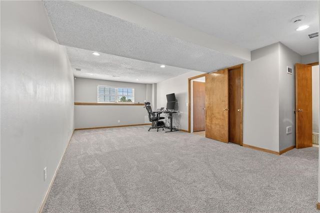 202 E 22nd Street, Kearney, MO 64060