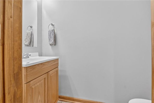 202 E 22nd Street, Kearney, MO 64060
