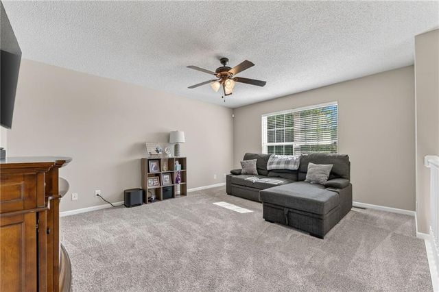 202 E 22nd Street, Kearney, MO 64060