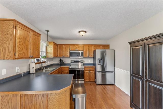 202 E 22nd Street, Kearney, MO 64060